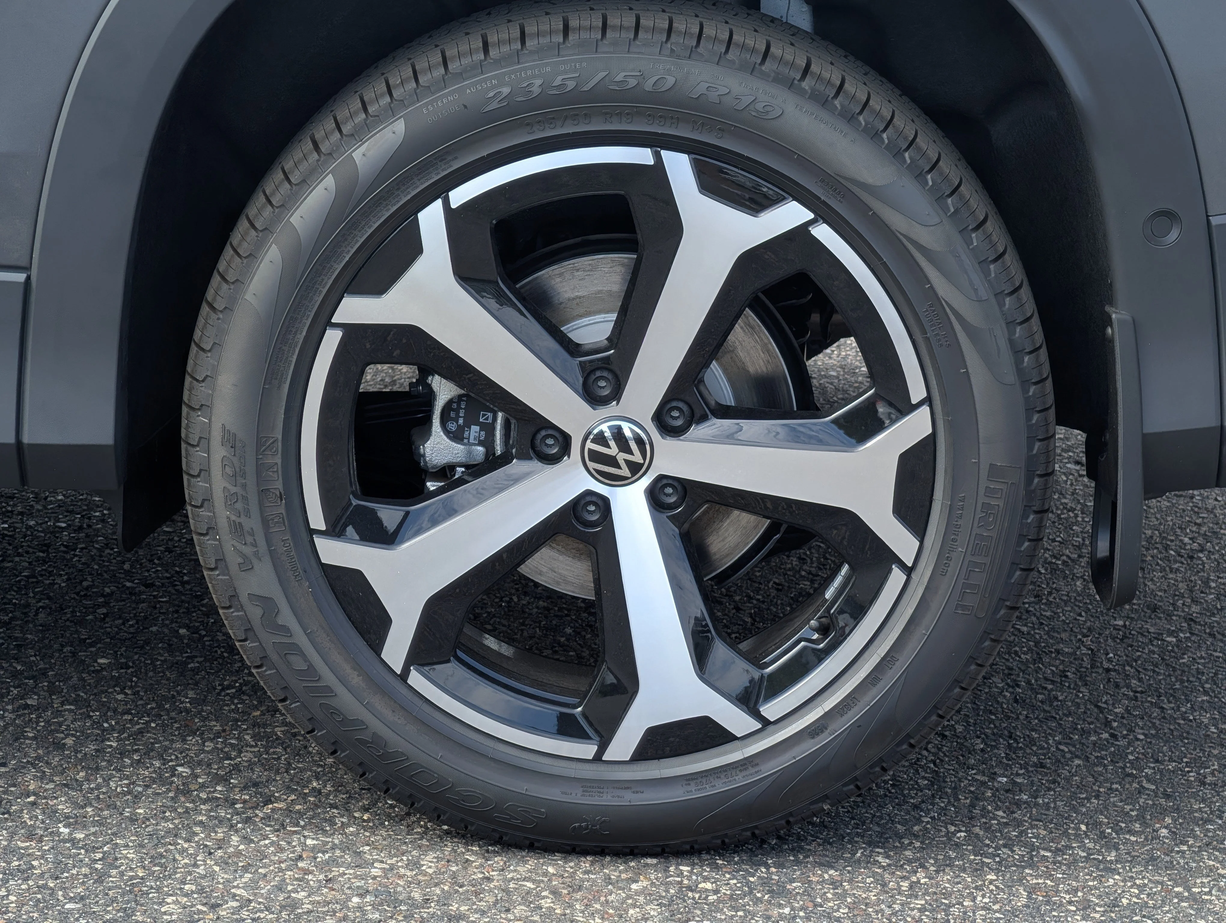 New 2026 Platinum Gray Metallic Volkswagen SE image 3
