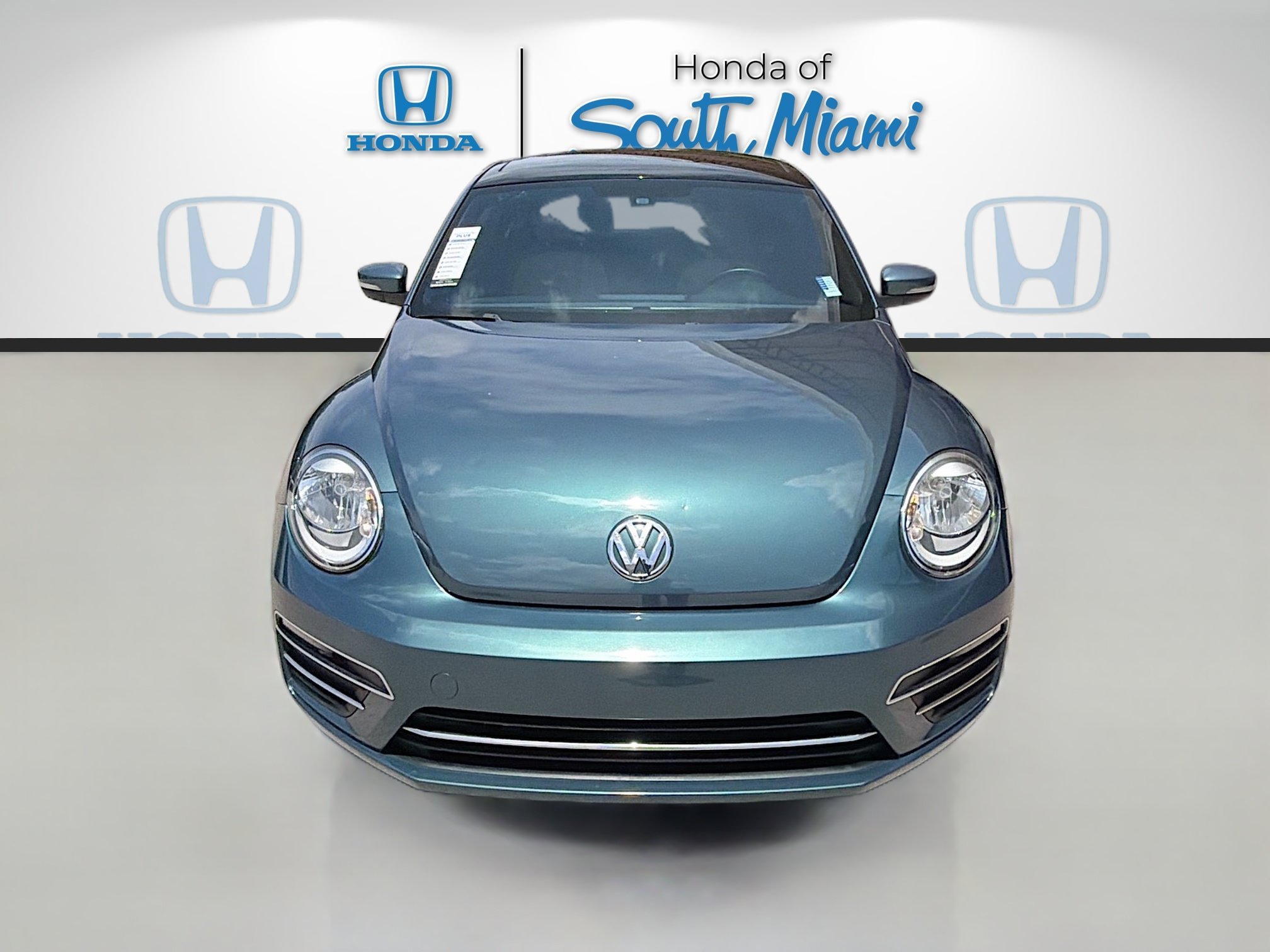 Used 2018 Teal Metallic Volkswagen Coast image 2