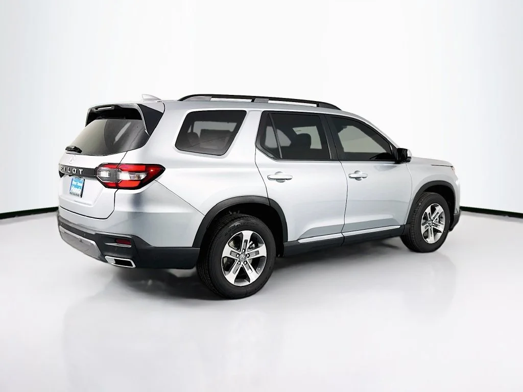 New 2026 Silver Honda EX-L image 7