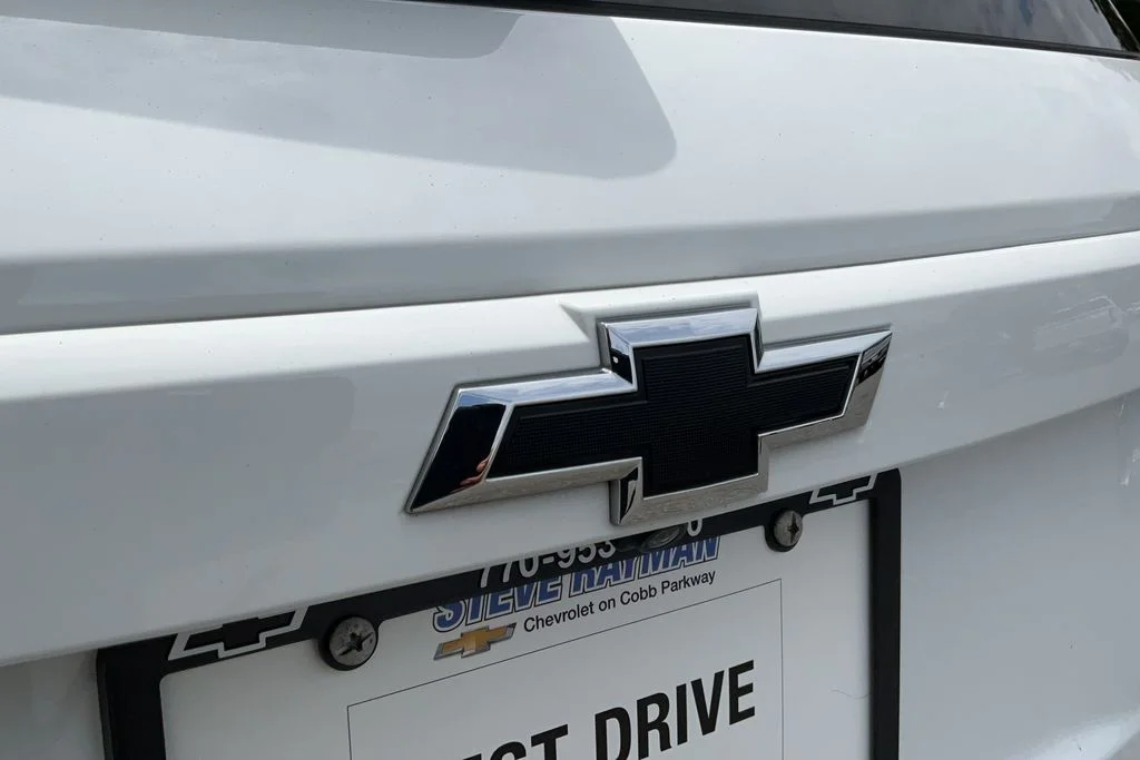 Used 2022 White Chevrolet LT image 28
