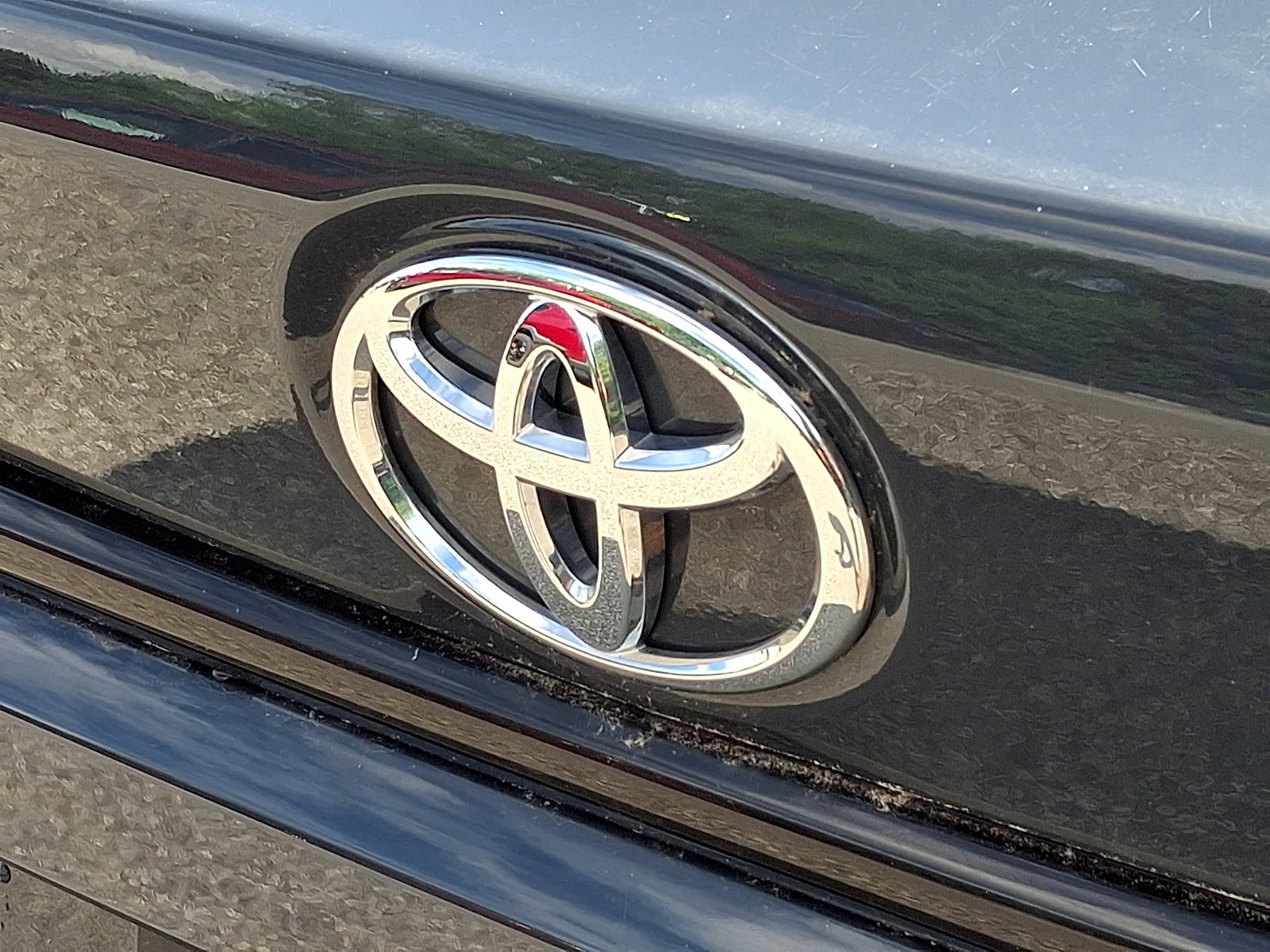 Used 2024 Underground   1L7 Toyota LE image 28