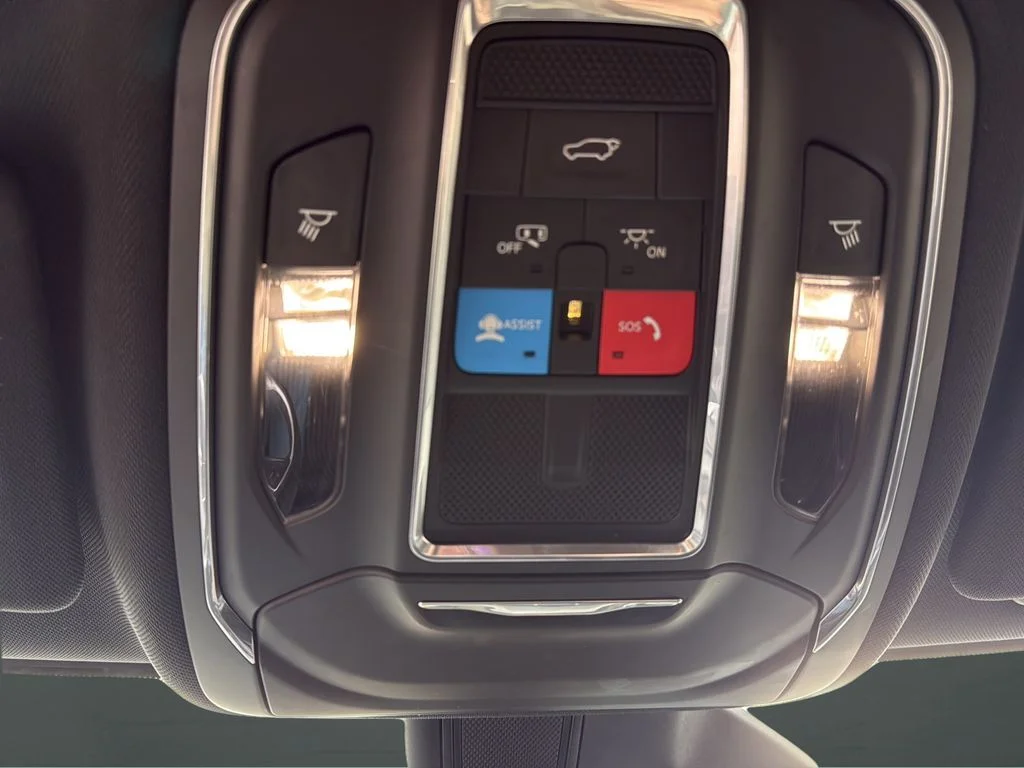 Used 2021 White Jeep Altitude image 24