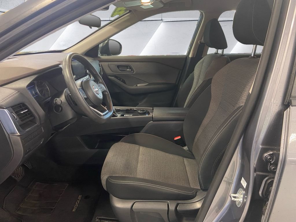 Used 2022 Gray Nissan S image 7