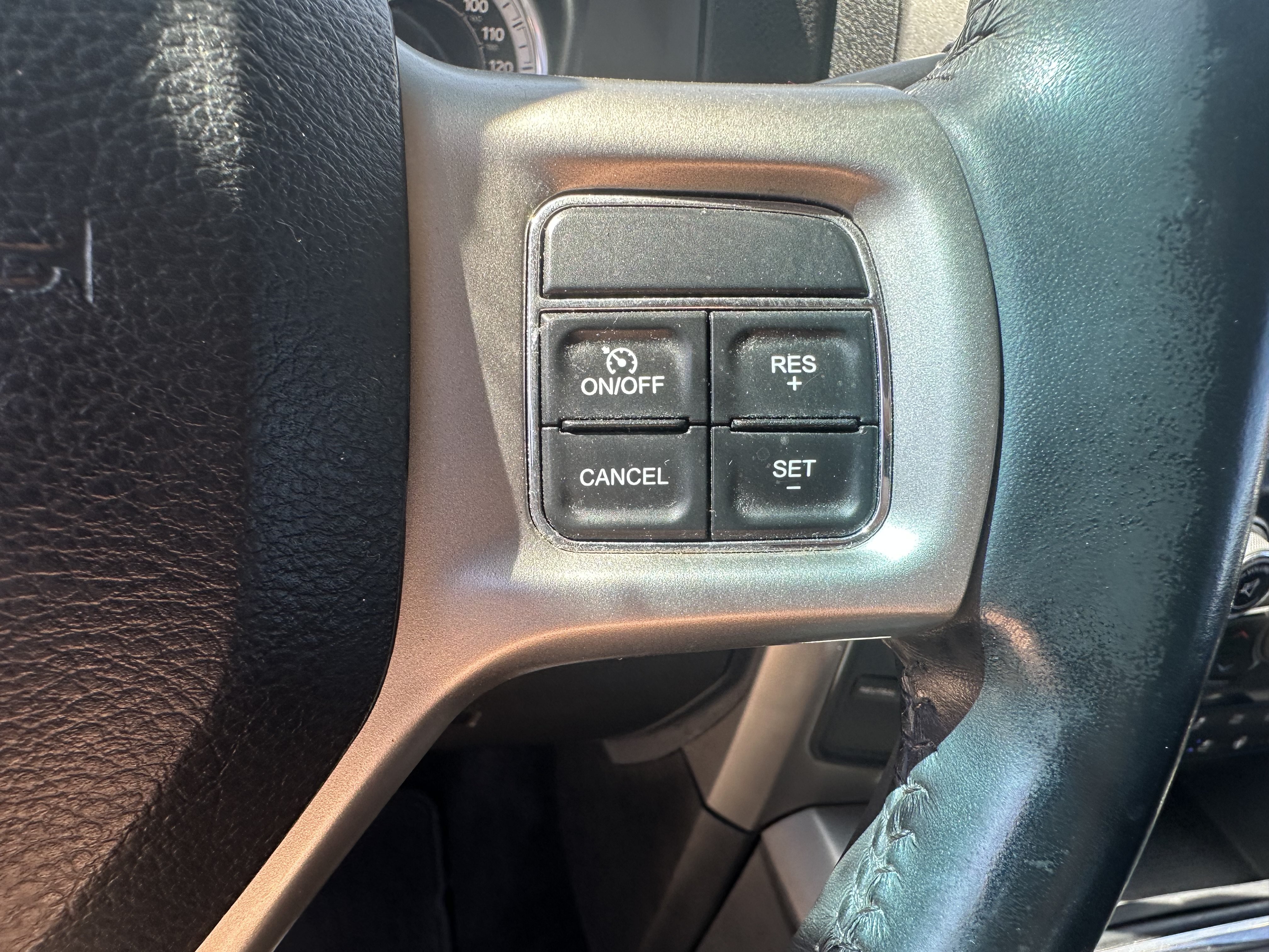 Used 2018 Delmonico Red Pearlcoat Ram Laramie image 16