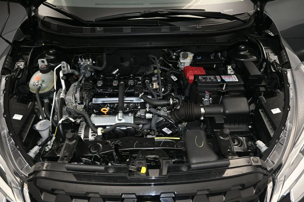 Certified Used 2025 Gun Metallic Nissan S image 18