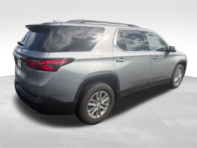 Used 2023 STERLING GRAY METALLIC Chevrolet LT Cloth image 6