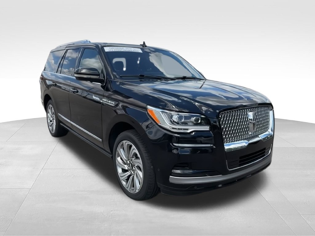 Used 2024 Black Lincoln Reserve image 3