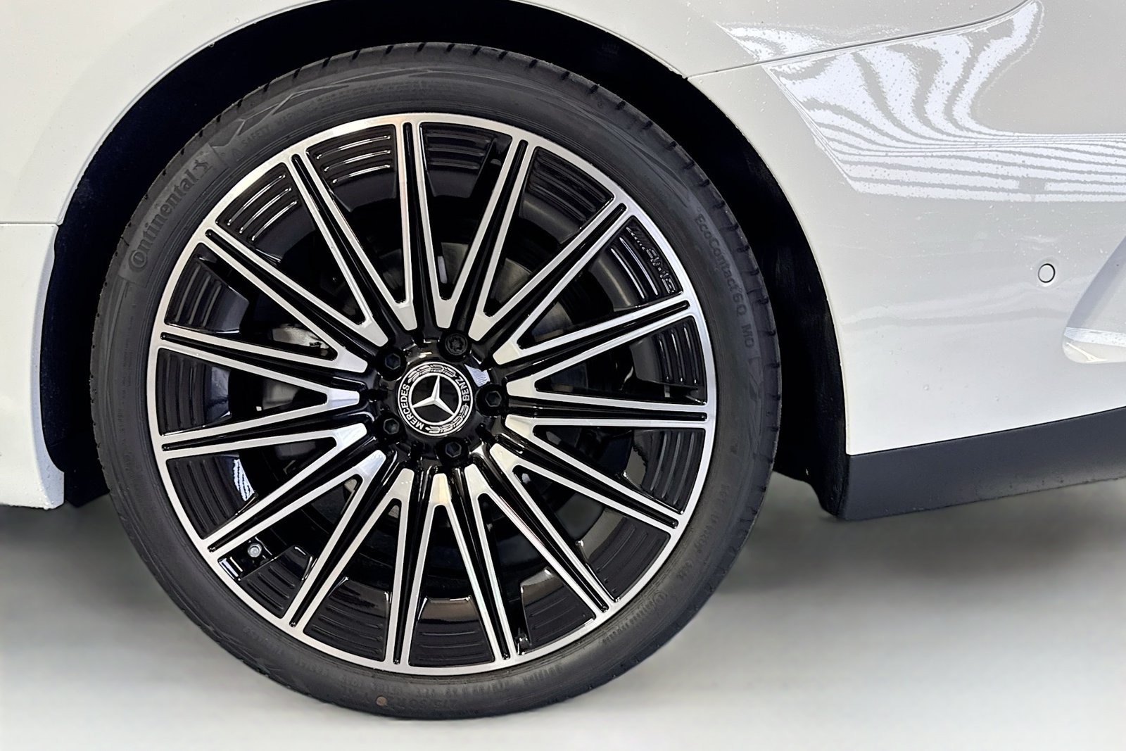 New 2026 Polar White Mercedes-Benz CLE 300 image 29