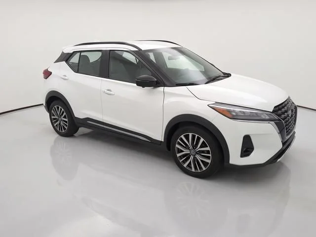 Used 2024 White Nissan SR image 4