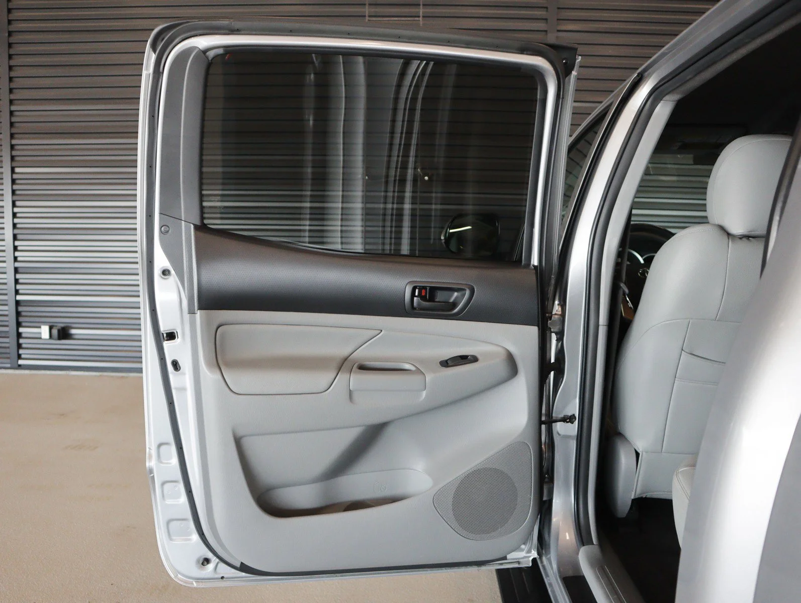 Used 2015  Toyota PreRunner image 22