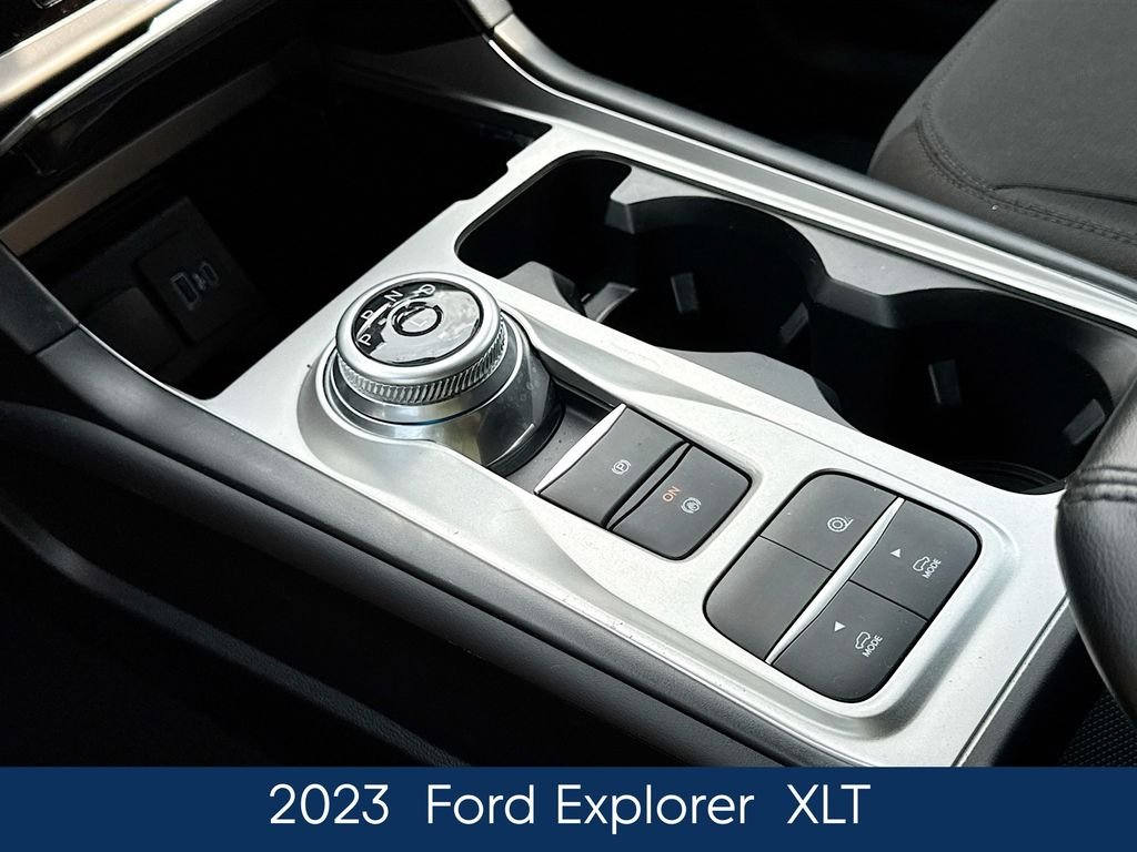 Used 2023 Silver Ford XLT image 33