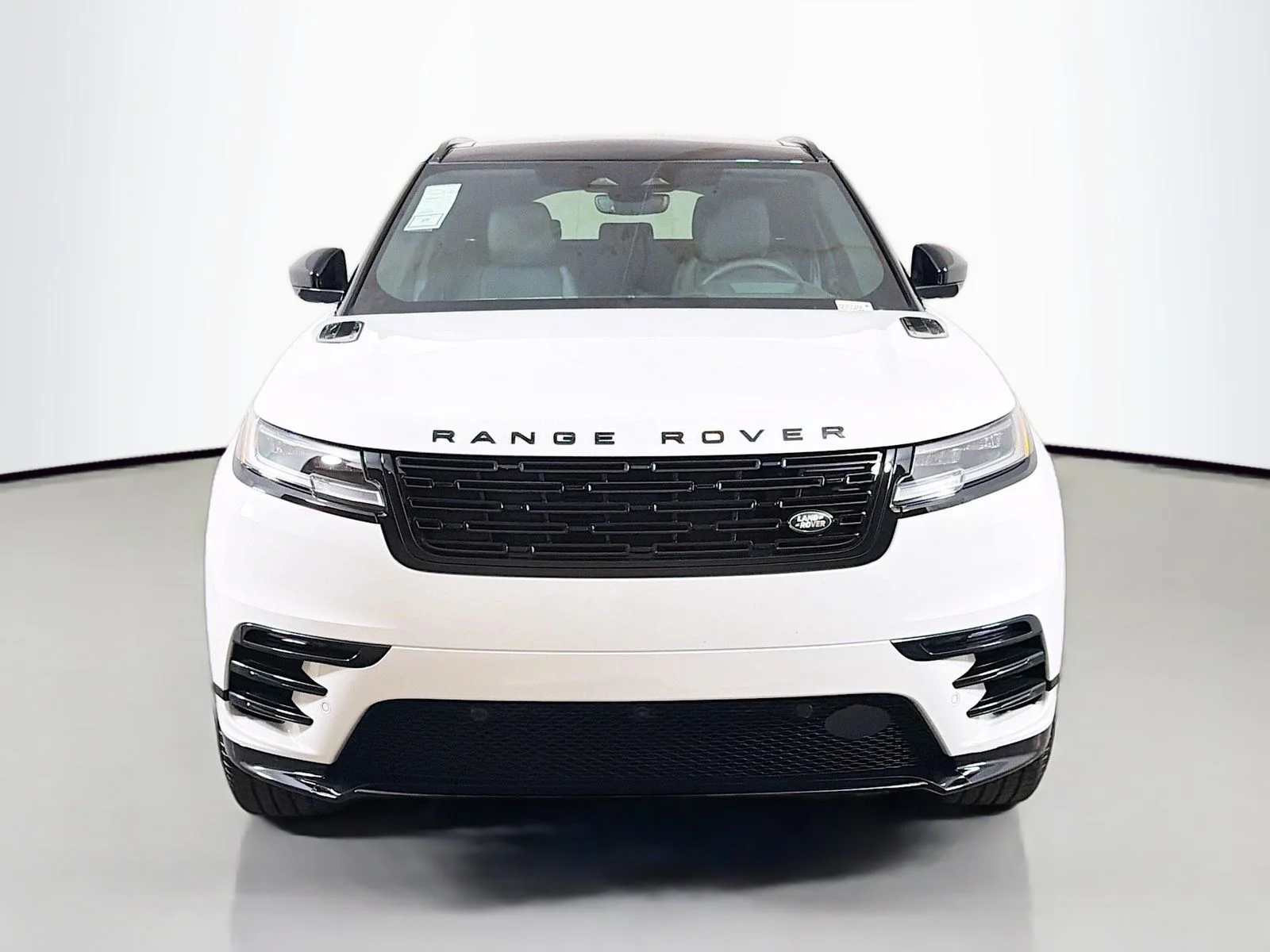 New 2026 Fuji White Land Rover Belgravia Edition image 8