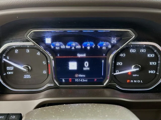 Used 2021 Green GMC Denali image 17