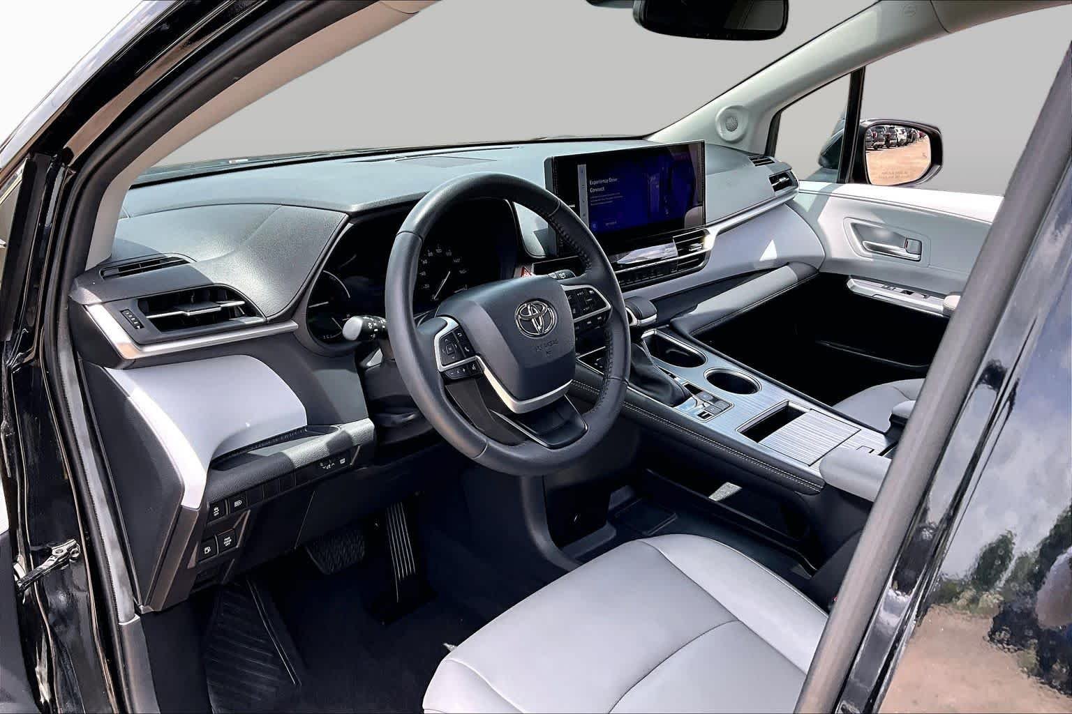 Used 2025 Midnight Black Metallic Toyota XLE image 17