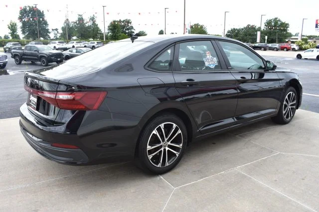 Used 2025 Black Volkswagen 1.5T Sport image 5