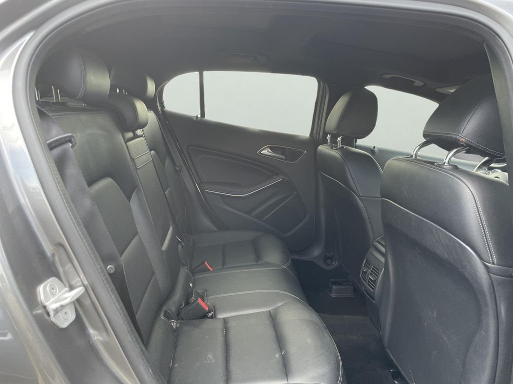 Used 2018 Gray Mercedes-Benz GLA 250 image 12