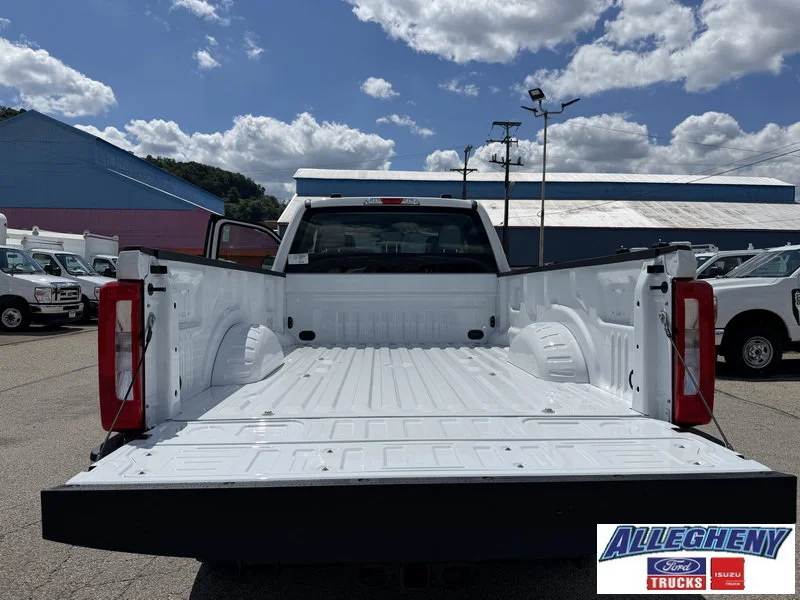New 2026 Oxford White Ford XL image 10