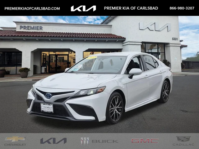 2022 Toyota Camry Hybrid SE