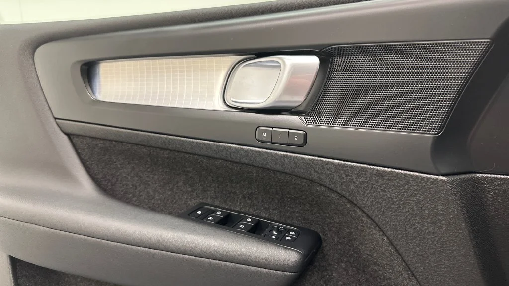 Used 2025 White Volvo B5 Core image 20