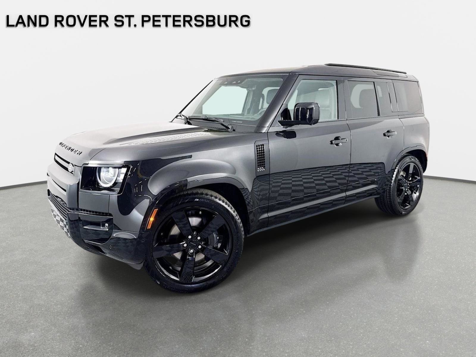 Used 2026 Santorini Black Land Rover X-Dynamic SE image 1