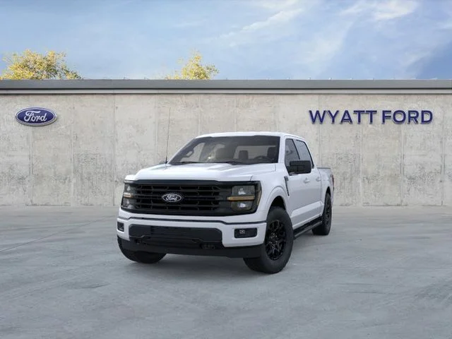 New 2026 Oxford White Ford XLT image 2