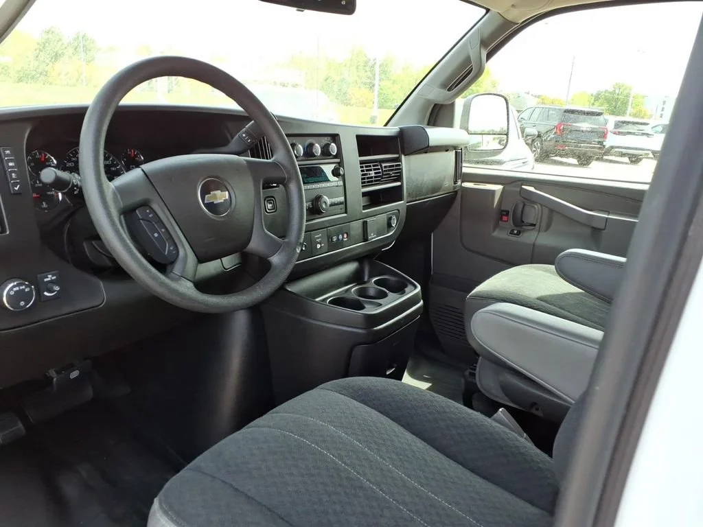 Used 2024 Summit White Chevrolet WT image 8