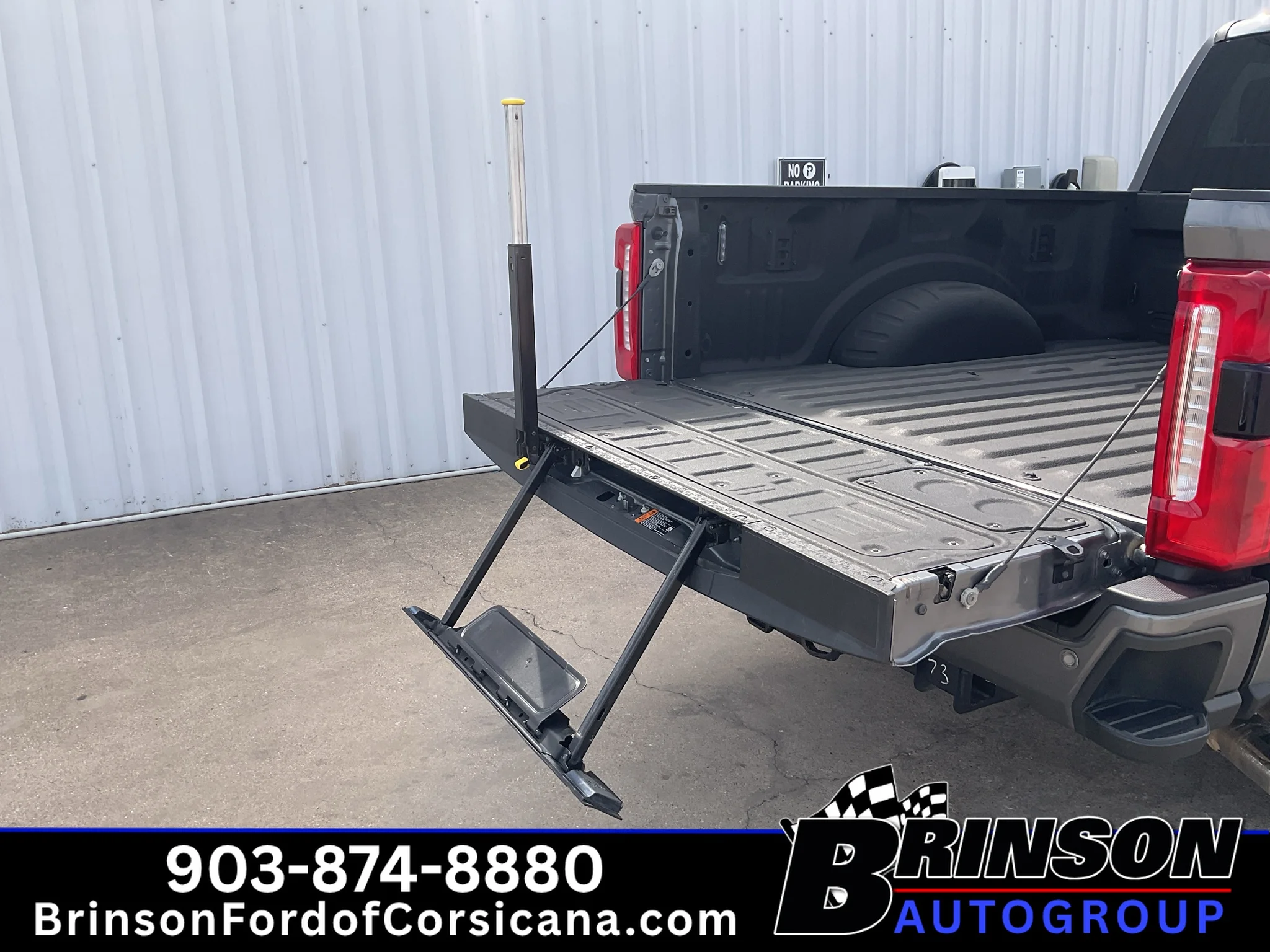 Used 2024 Carbonized Gray Metallic Ford LARIAT image 11