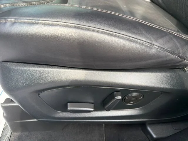 Used 2022 Silver Ford Platinum image 31