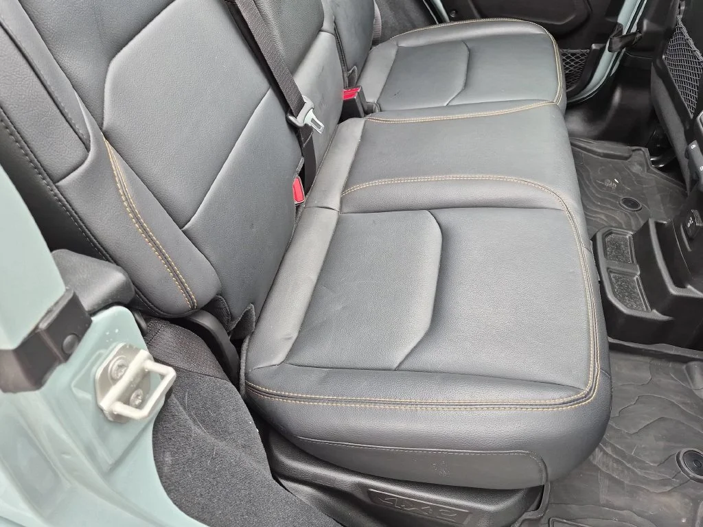 Used 2024  Jeep Sahara 4xe image 25