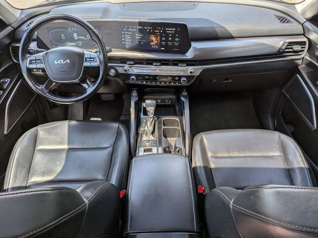 Used 2024 Green Kia S image 22