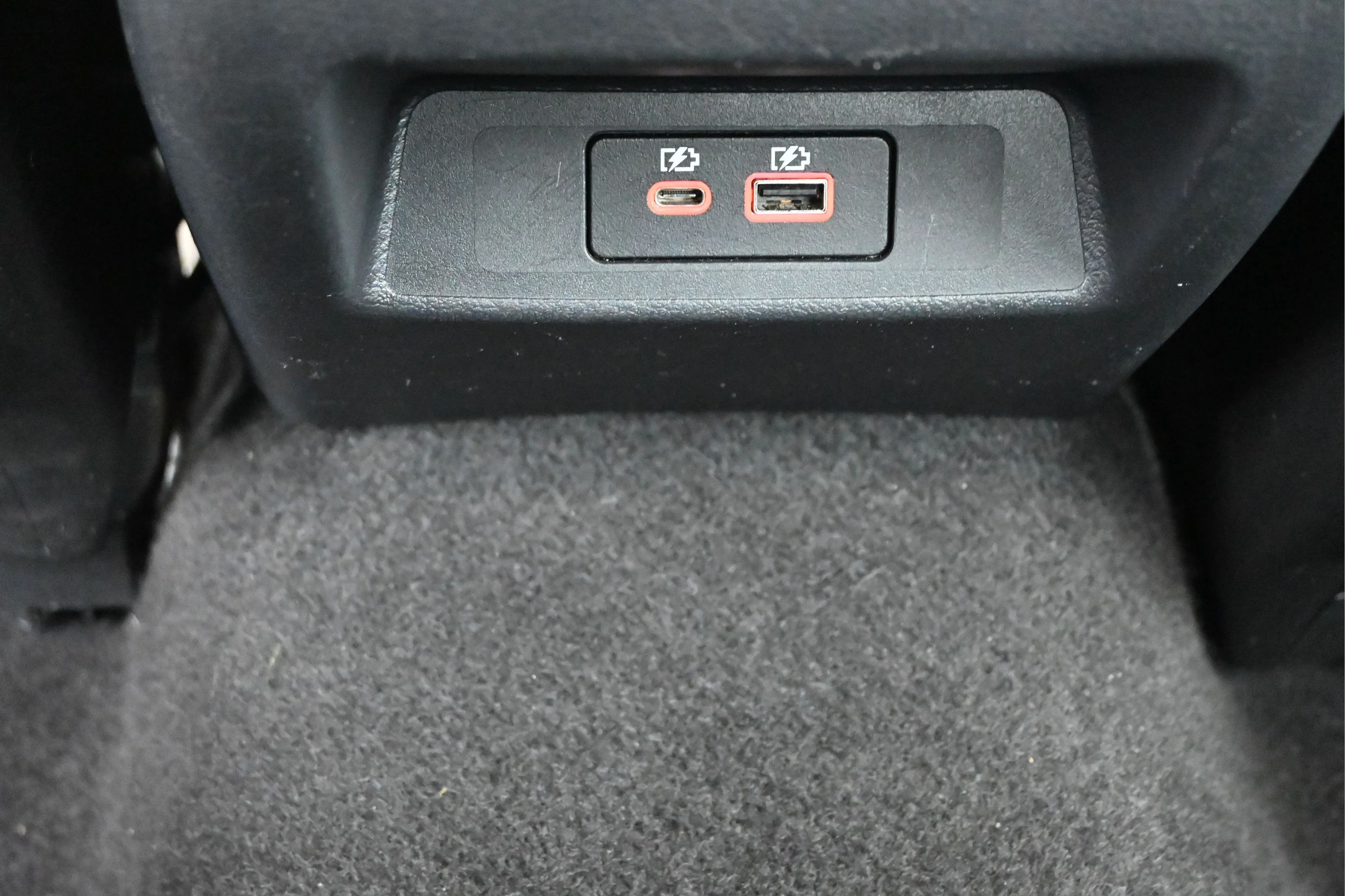 Used 2025 Glacier White Nissan SV image 13