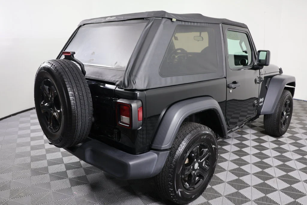 Used 2020 Black Clearcoat Jeep Sport S image 8