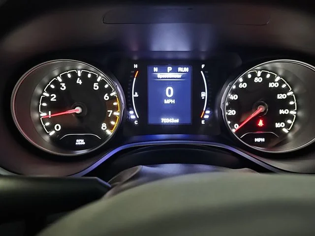 Used 2019 Black Jeep Latitude image 12