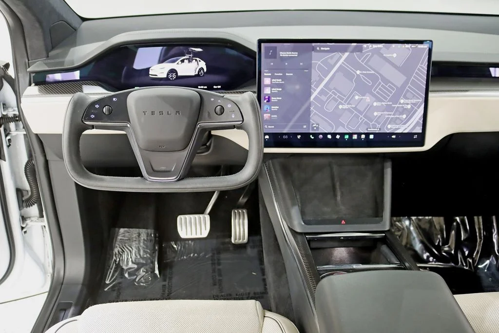 Used 2022  Tesla Plaid image 14