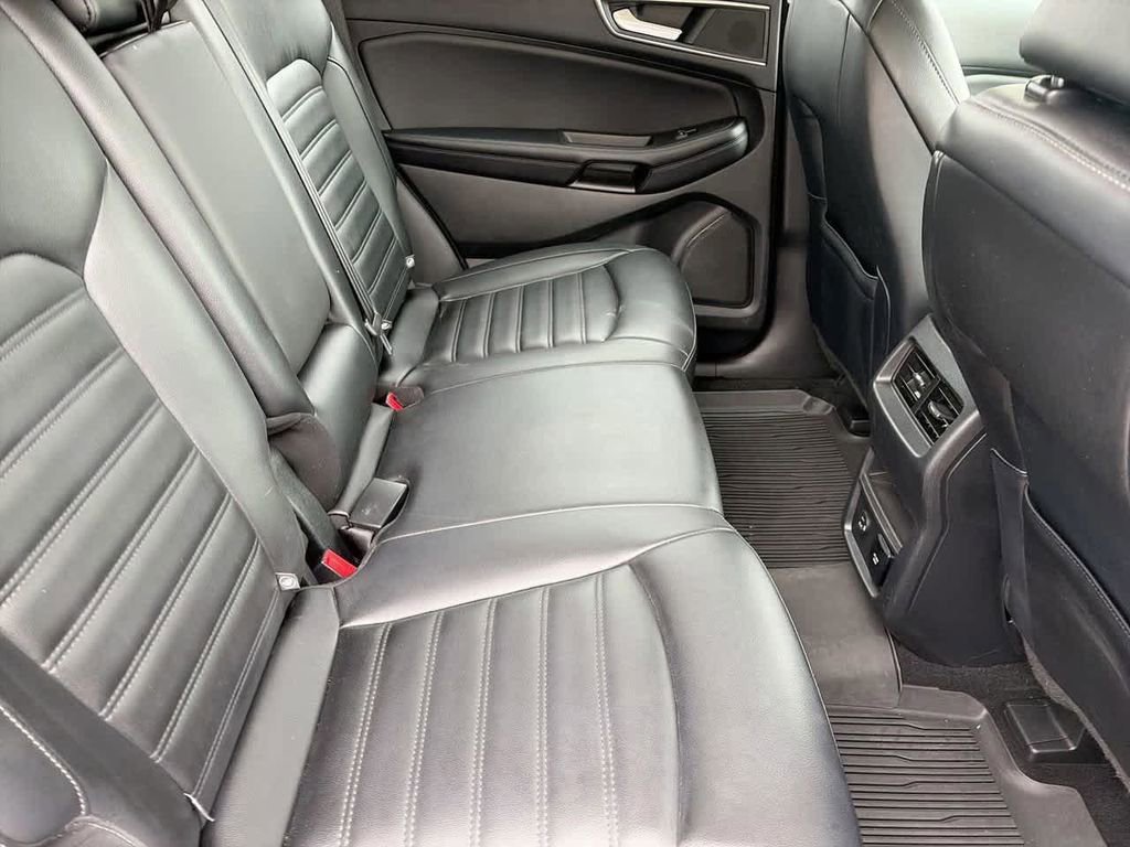 Used 2022  Ford SEL image 14