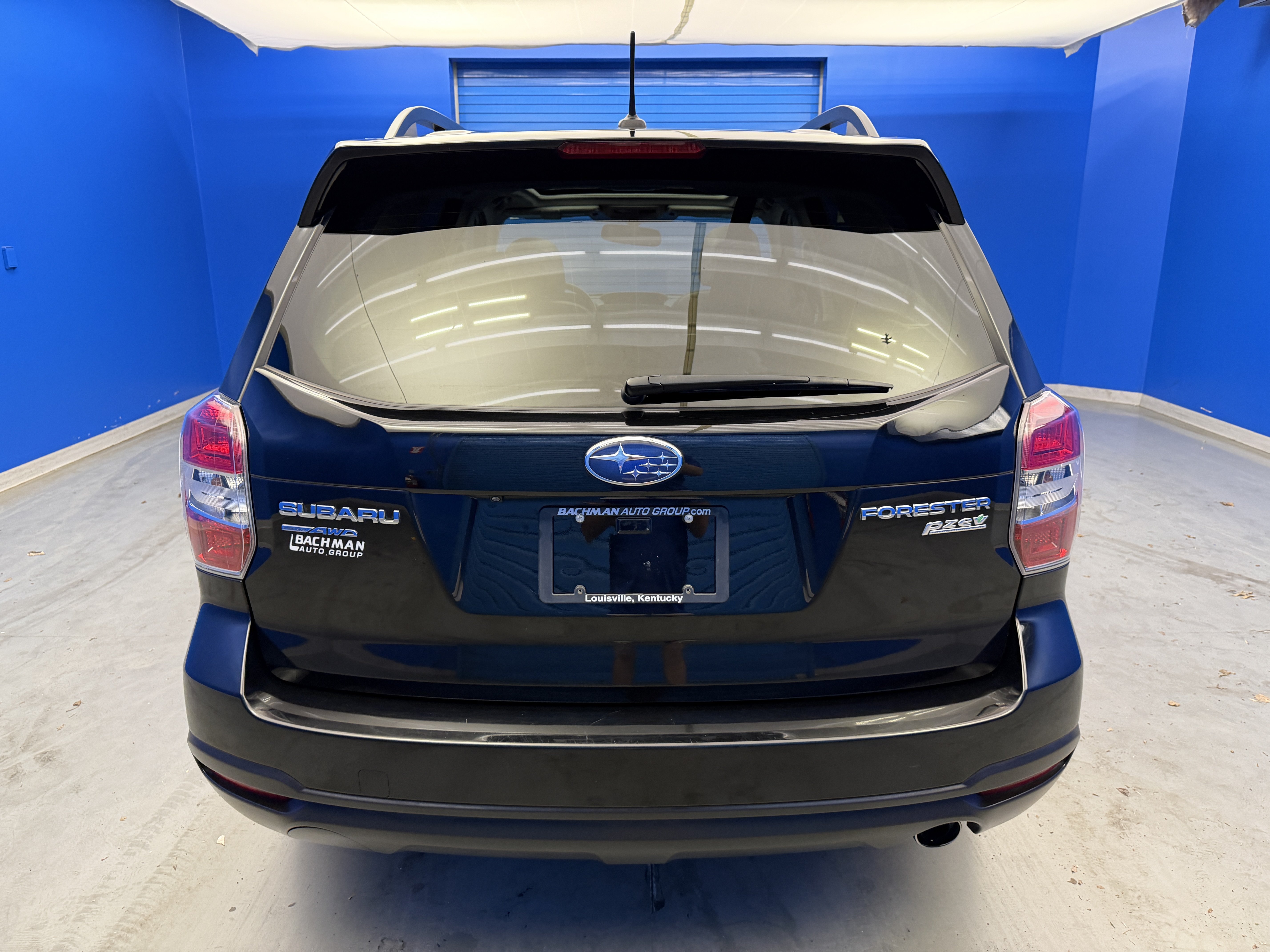 Used 2015 Crystal Black Pearl Subaru 2.5i Touring image 6