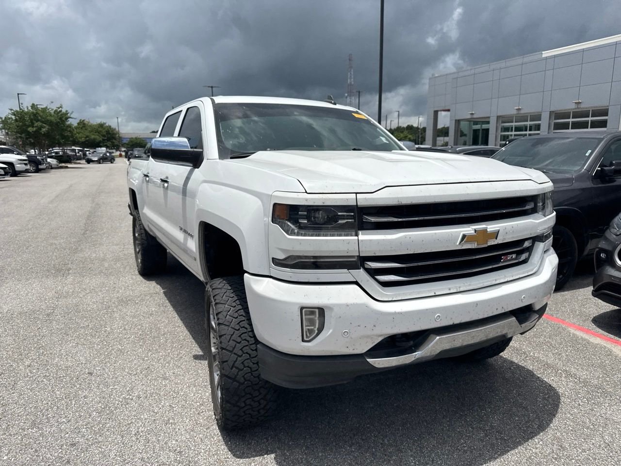 Used 2018 White Chevrolet LTZ image 3
