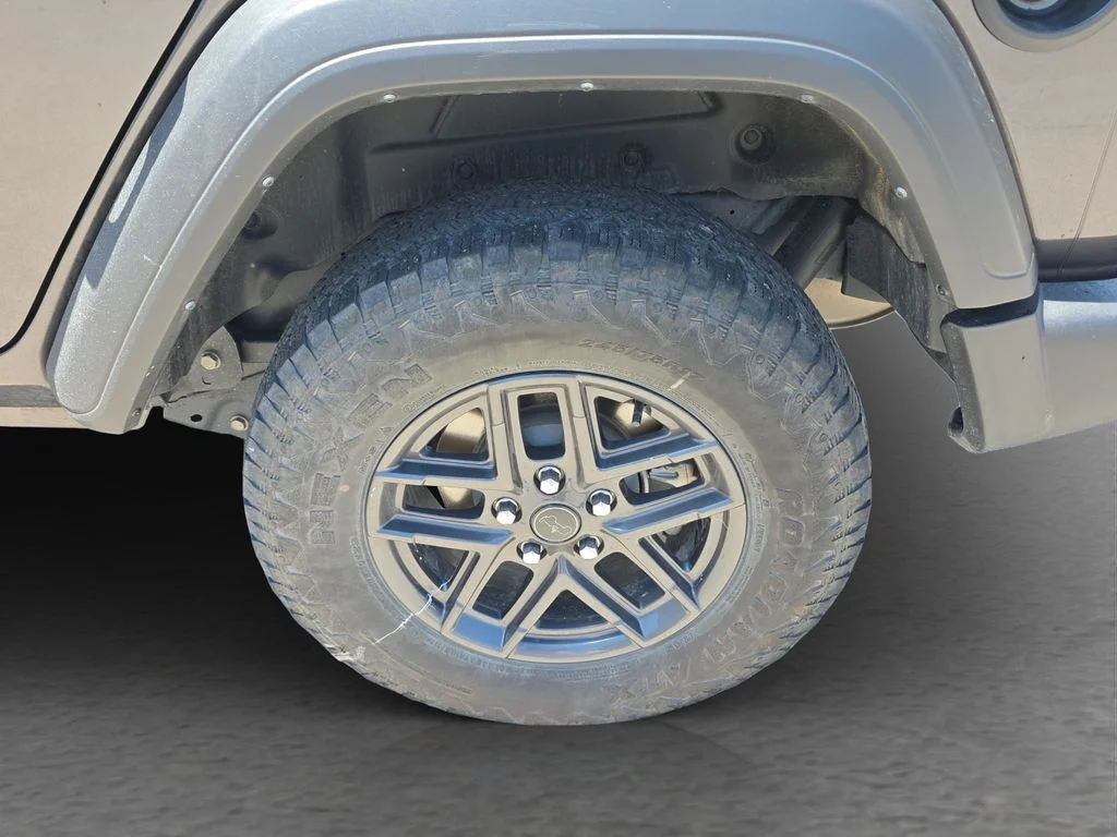 Used 2025 Gray Jeep Sport S image 5