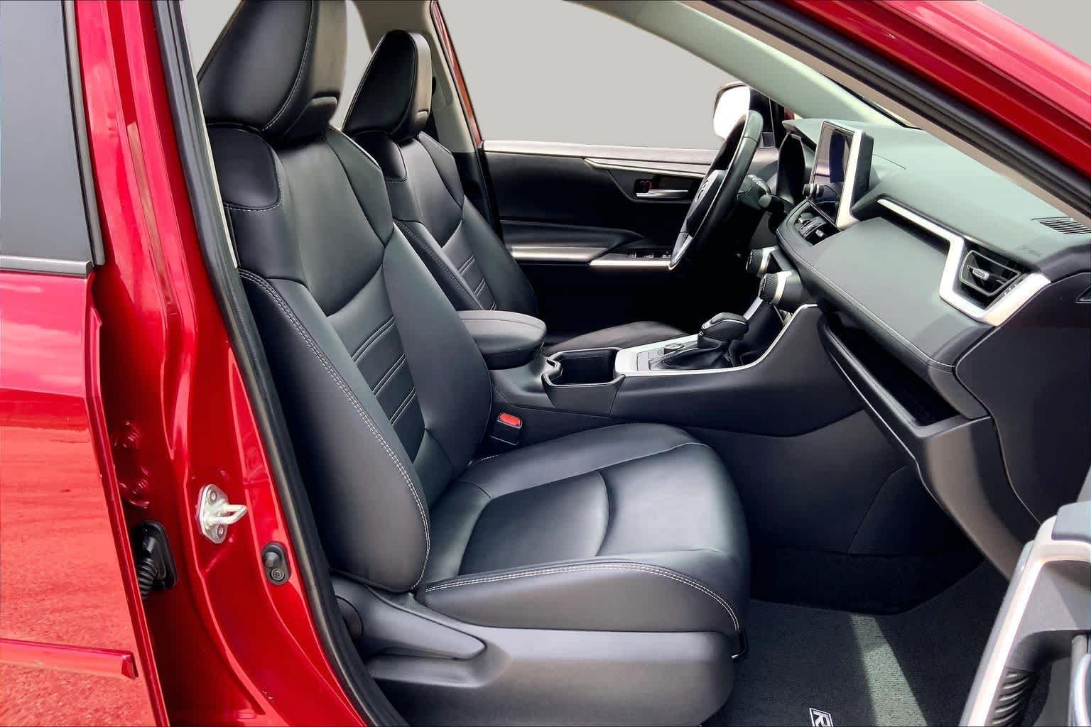 Used 2024 Ruby Flare Pearl Toyota Hybrid XLE Premium image 9
