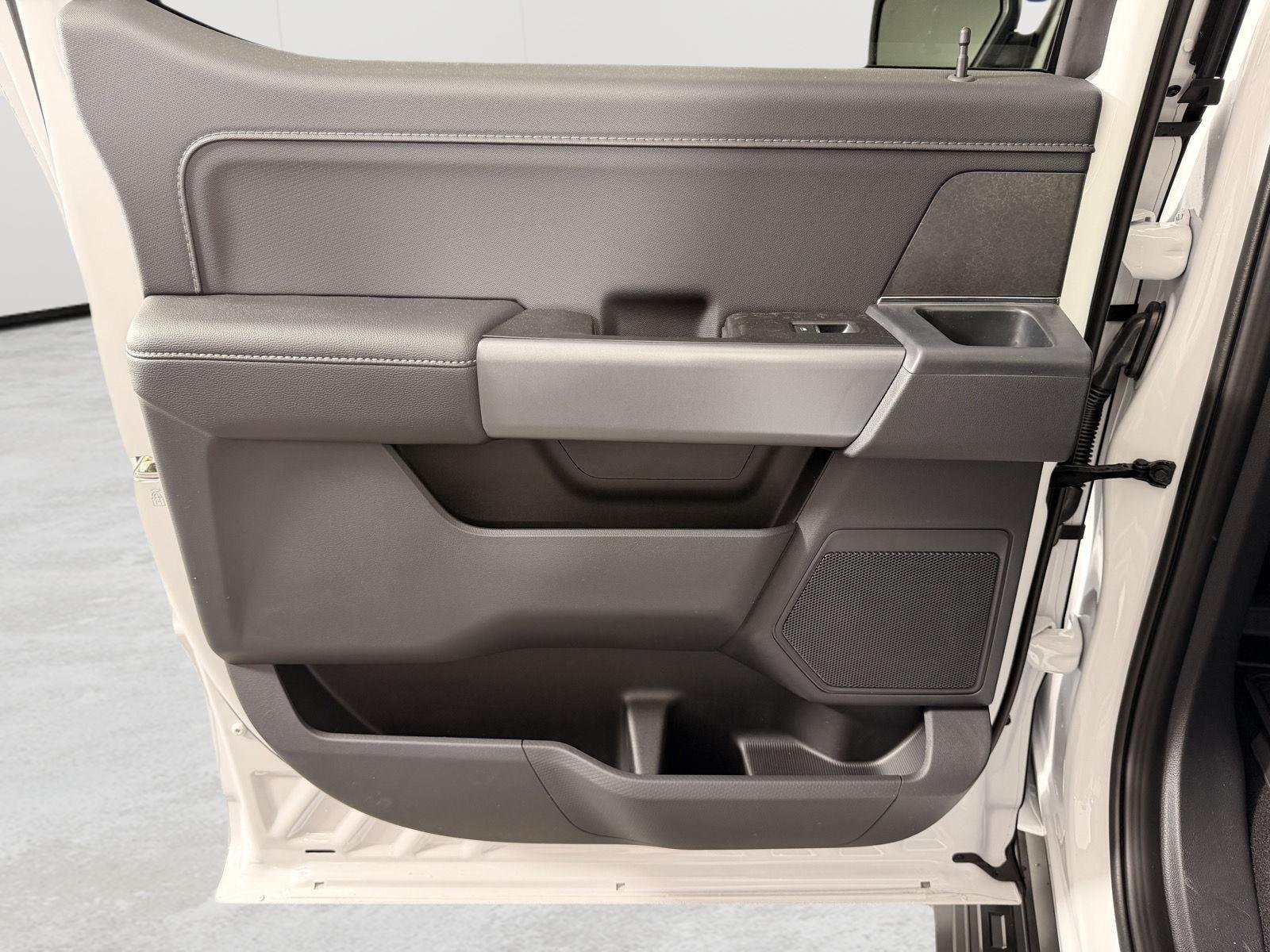 New 2026 Oxford White Ford XLT image 57