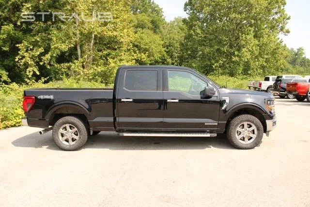 Used 2025 Black Metallic Ford XLT image 6