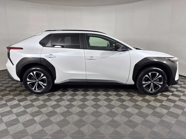 Certified Used 2024 Pearl Toyota XLE image 2
