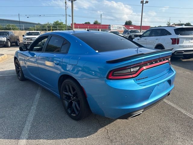 Used 2019 Blue Dodge SXT image 3