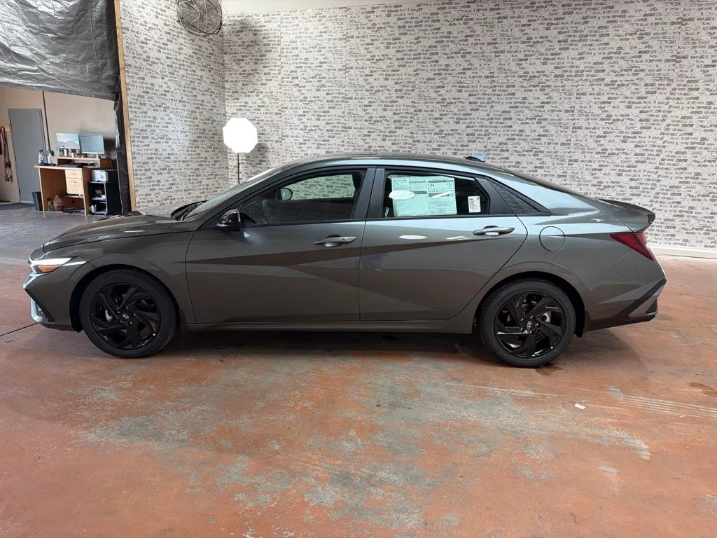 New 2026 Amazon Gray Hyundai SEL Sport image 4