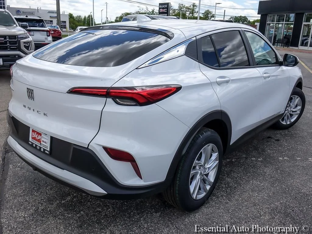 New 2026 Summit White Buick Preferred image 10