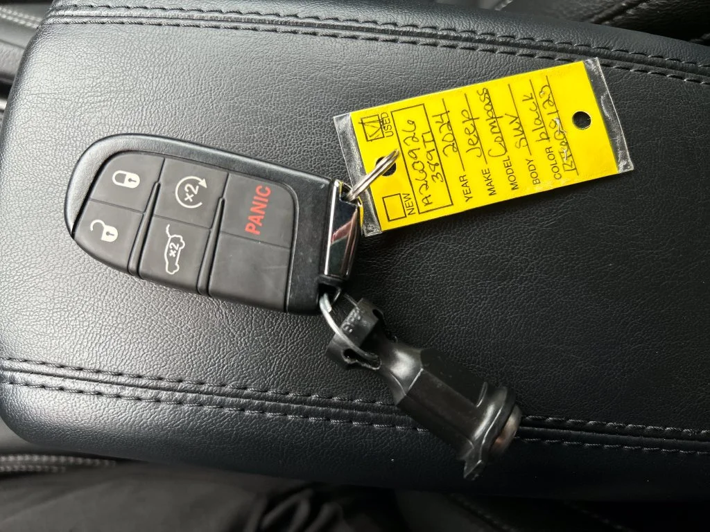 Used 2024 Black Jeep Latitude image 28