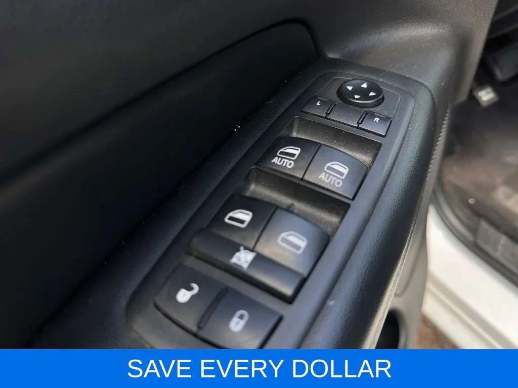 Used 2019 White Jeep Altitude image 7