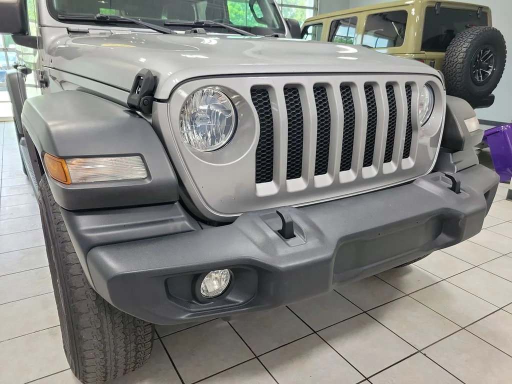 Used 2020 Silver Jeep Unlimited Sport S image 20