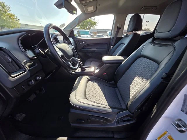 Used 2022 White Chevrolet Z71 image 11