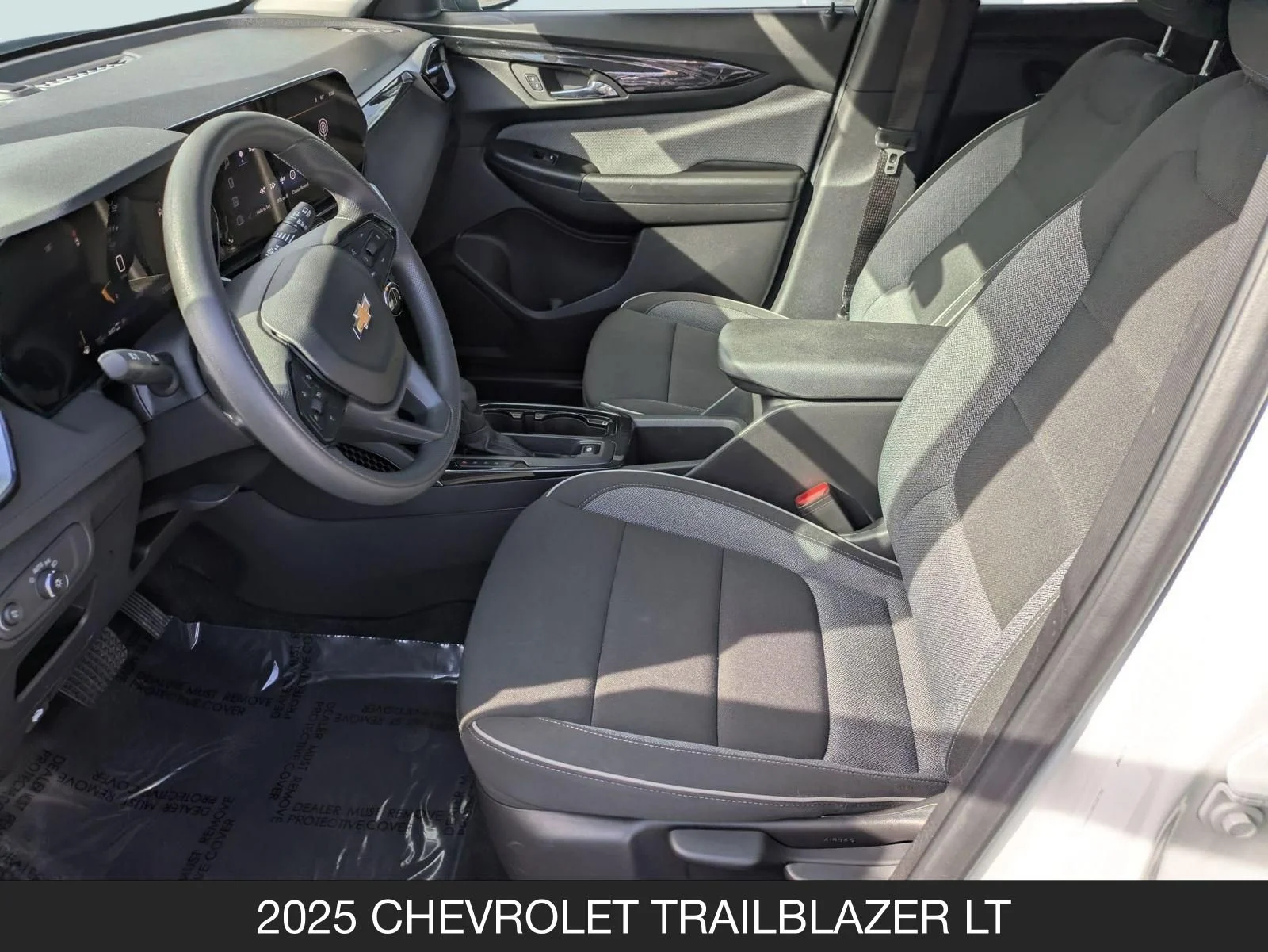 Used 2025 Summit White Chevrolet LT image 14